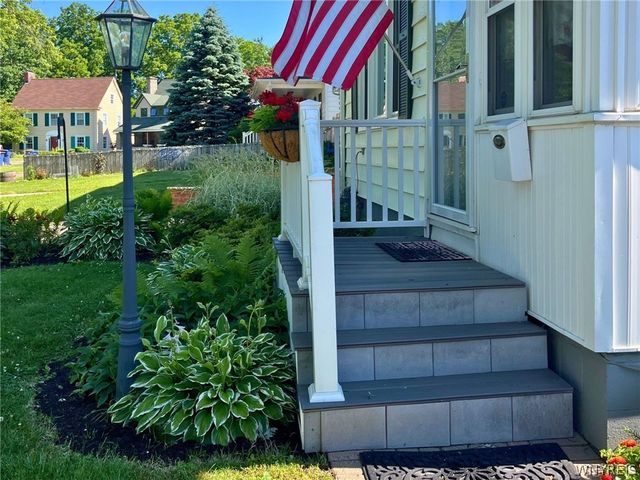 52 Lakeview Parkway, Lockport City, NY 14094