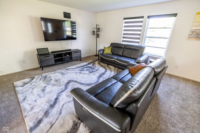 5606 N Plymouth Court, Mccordsville, IN 46055