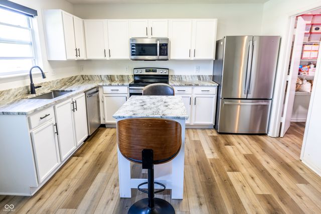 5606 N Plymouth Court, Mccordsville, IN 46055