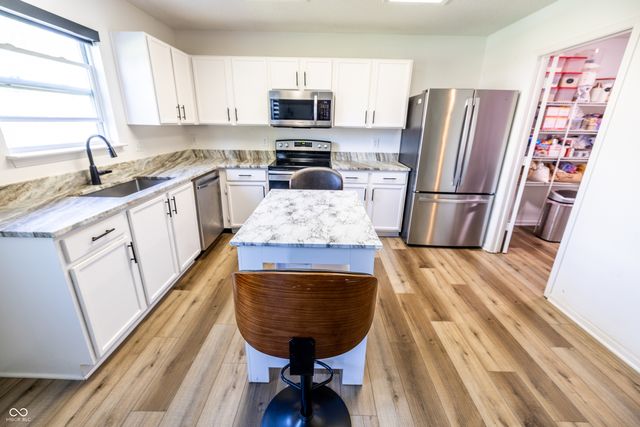 5606 N Plymouth Court, Mccordsville, IN 46055