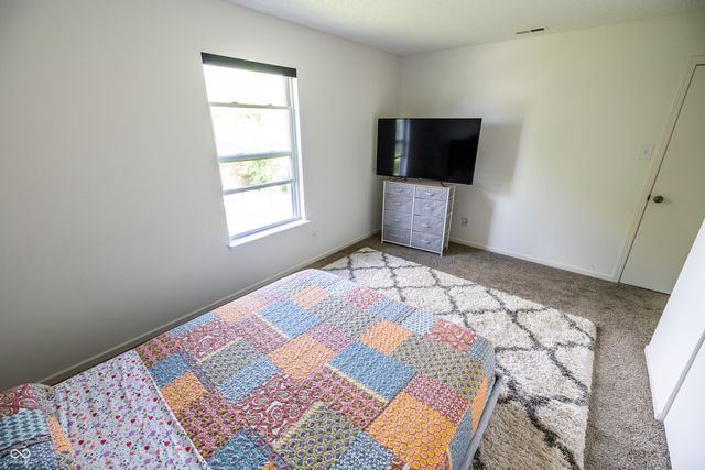 5606 N Plymouth Court, Mccordsville, IN 46055