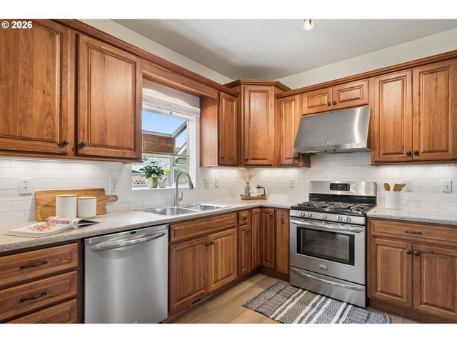 1613 N Willamette Blvd, Portland, OR 97217