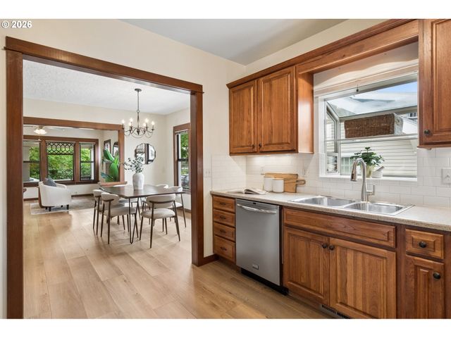 1613 N Willamette Blvd, Portland, OR 97217