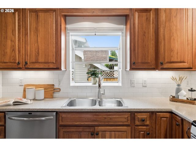 1613 N Willamette Blvd, Portland, OR 97217