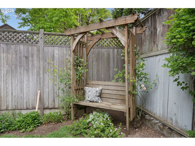 1613 N Willamette Blvd, Portland, OR 97217