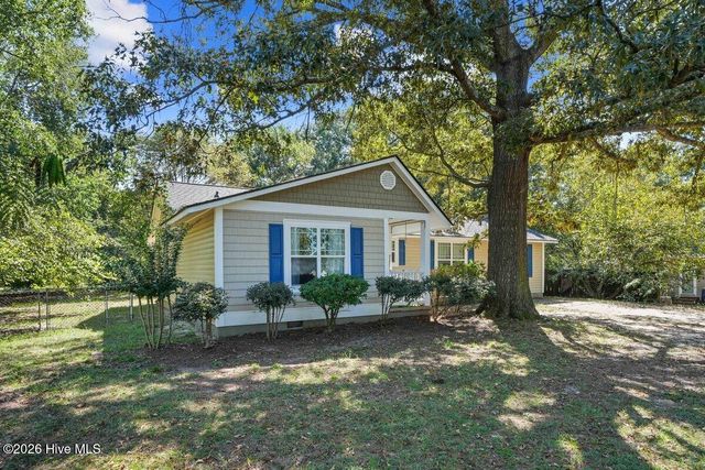 111 Lakehurst Drive, Dudley, NC 28333