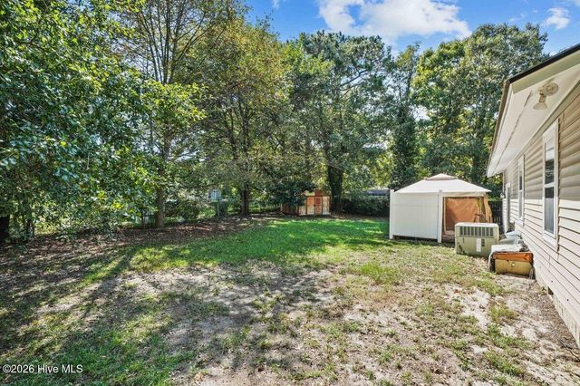 111 Lakehurst Drive, Dudley, NC 28333