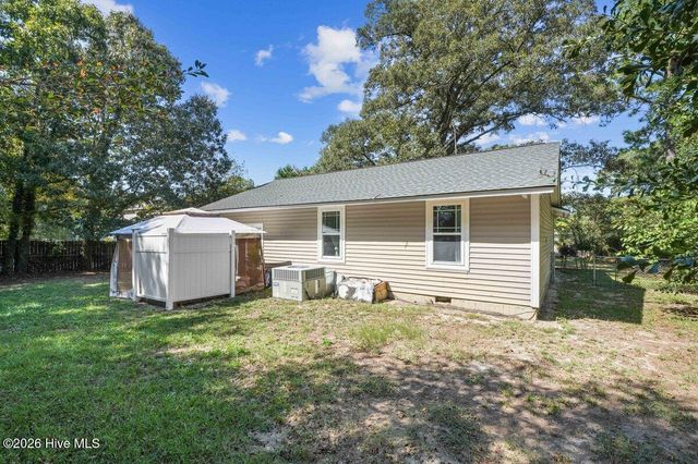 111 Lakehurst Drive, Dudley, NC 28333