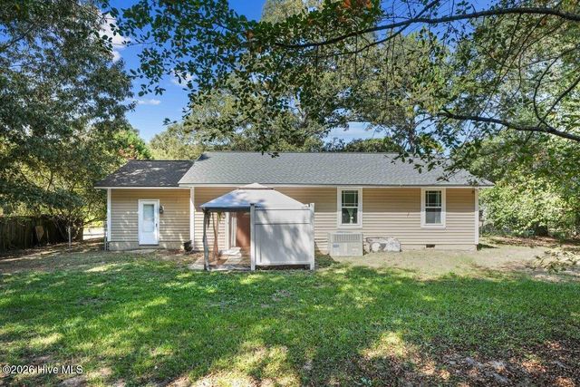 111 Lakehurst Drive, Dudley, NC 28333