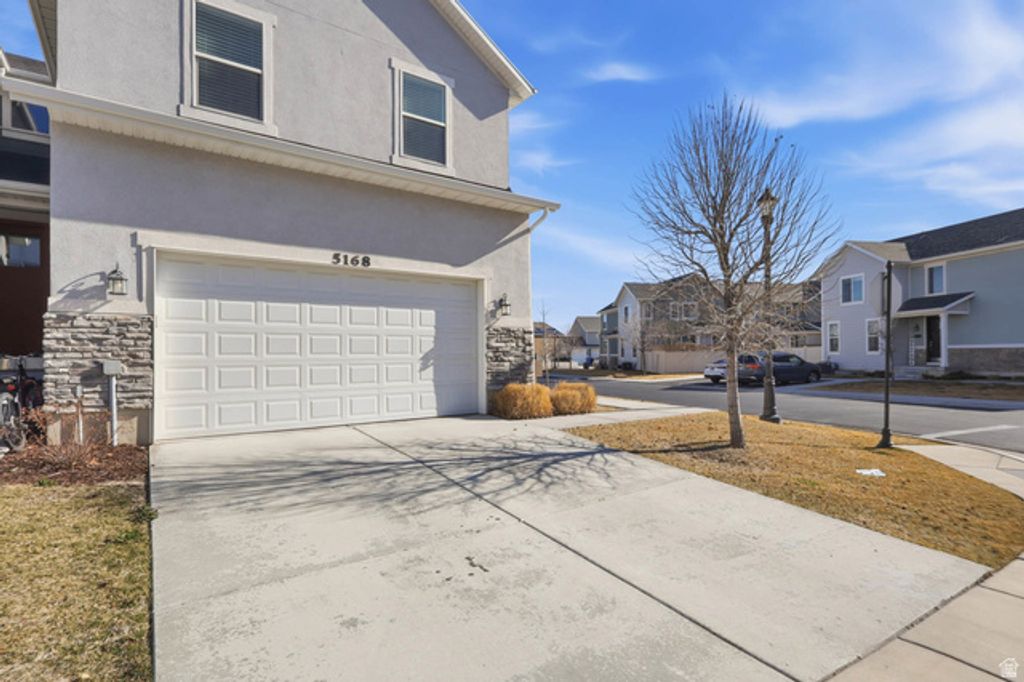 Image 2 of property listing at 5168 W SHADY PARK LN, Herriman, UT 84096