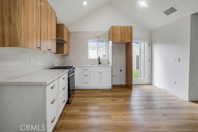 869 Howard St, Pasadena, CA 91104