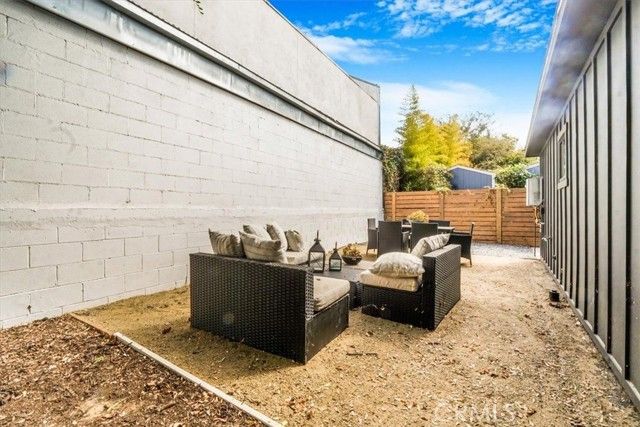 869 Howard St, Pasadena, CA 91104