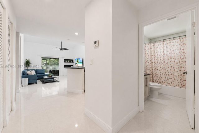15723 Woodgate Pl E, Sunrise, FL 33326