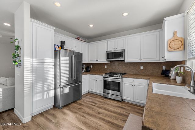 1332 Cellini Court, Tehachapi, CA 93561