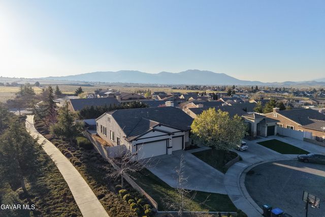 1332 Cellini Court, Tehachapi, CA 93561