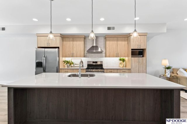 1011 Park Avenue, Omaha, NE 68105