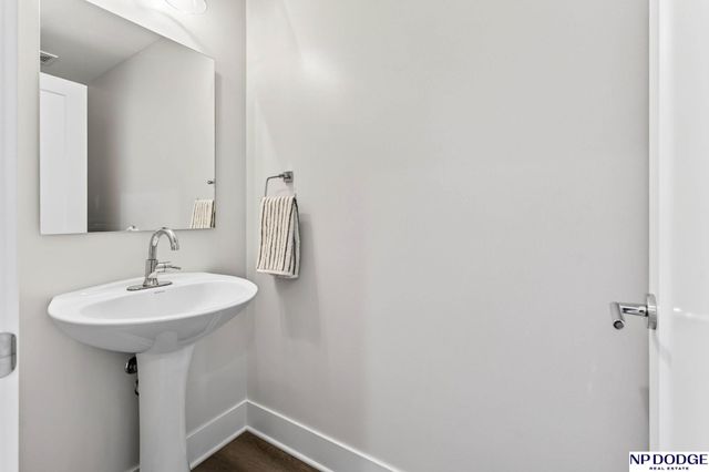 1011 Park Avenue, Omaha, NE 68105