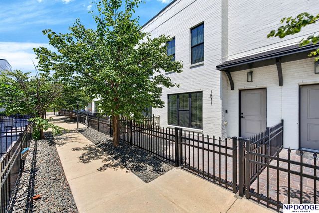 1011 Park Avenue, Omaha, NE 68105