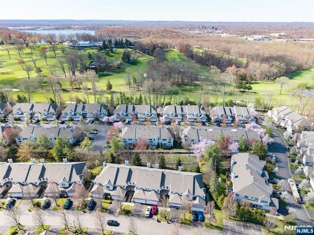 97 Winged Foot Drive 101, Livingston, NJ 07039