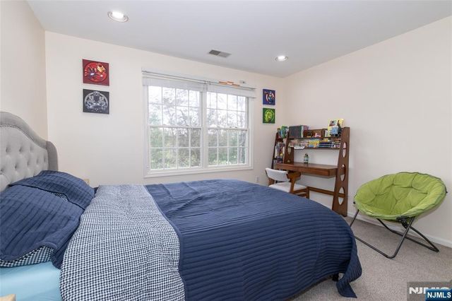 97 Winged Foot Drive 101, Livingston, NJ 07039
