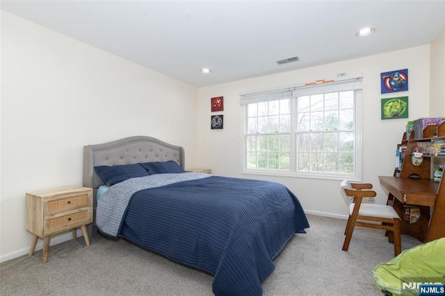 97 Winged Foot Drive 101, Livingston, NJ 07039