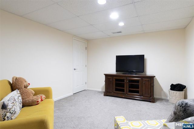 97 Winged Foot Drive 101, Livingston, NJ 07039