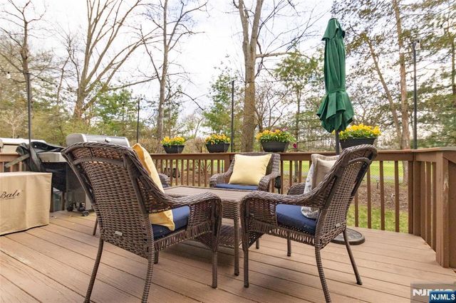 97 Winged Foot Drive 101, Livingston, NJ 07039