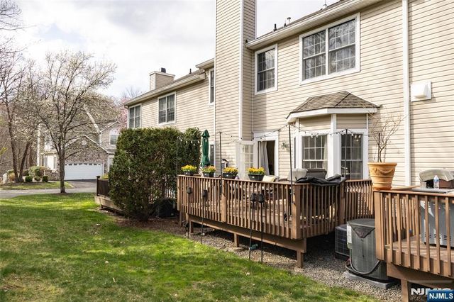 97 Winged Foot Drive 101, Livingston, NJ 07039