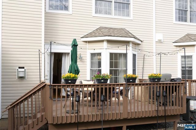 97 Winged Foot Drive 101, Livingston, NJ 07039