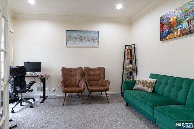 97 Winged Foot Drive 101, Livingston, NJ 07039