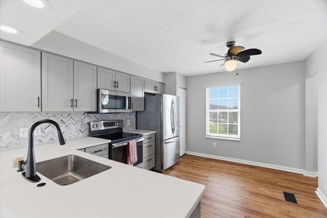 1409 Lexington DRIVE, Cecil, PA 15055