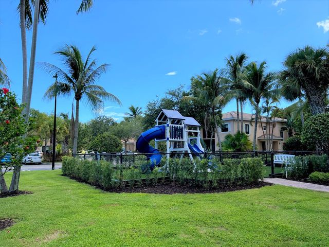 2812 GRANDE Parkway 301, Palm Beach Gardens, FL 33410
