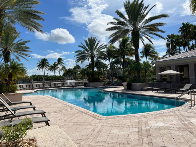 2812 GRANDE Parkway 301, Palm Beach Gardens, FL 33410