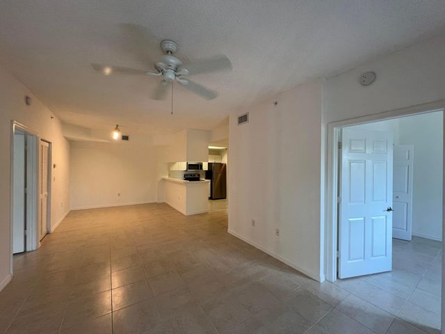 2812 GRANDE Parkway 301, Palm Beach Gardens, FL 33410