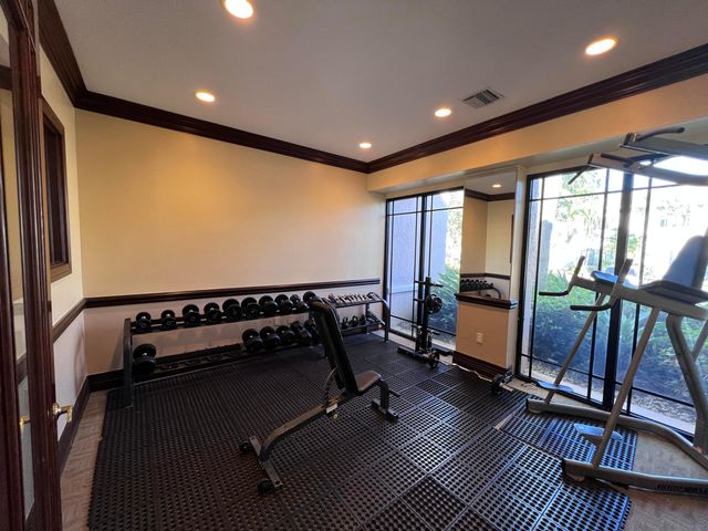 2812 GRANDE Parkway 301, Palm Beach Gardens, FL 33410