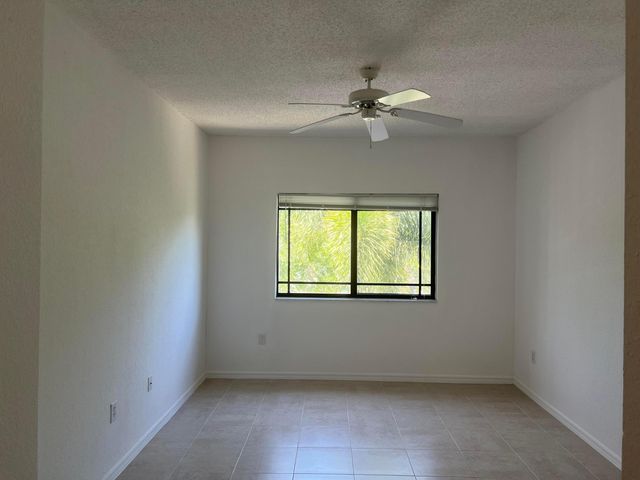 2812 GRANDE Parkway 301, Palm Beach Gardens, FL 33410
