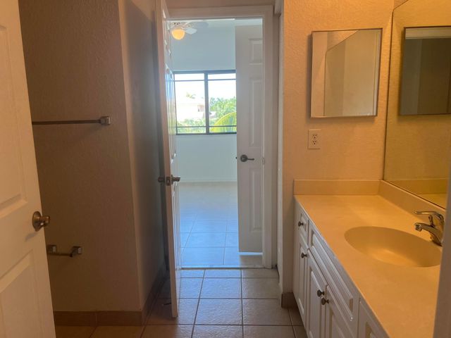 2812 GRANDE Parkway 301, Palm Beach Gardens, FL 33410