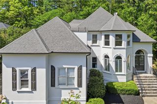 426 Clubview Drive, Woodstock, GA 30189