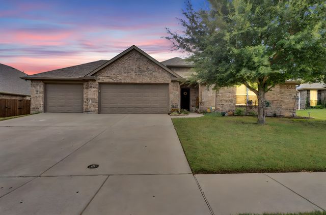 5822 Yellow Rose Court, Midlothian, TX 76065