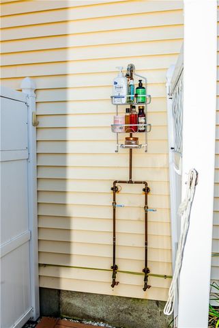 17 West Side Road, South Kingstown, RI 02879