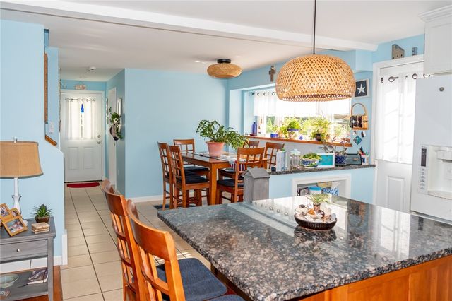 17 West Side Road, South Kingstown, RI 02879