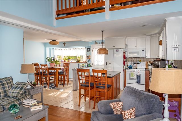 17 West Side Road, South Kingstown, RI 02879