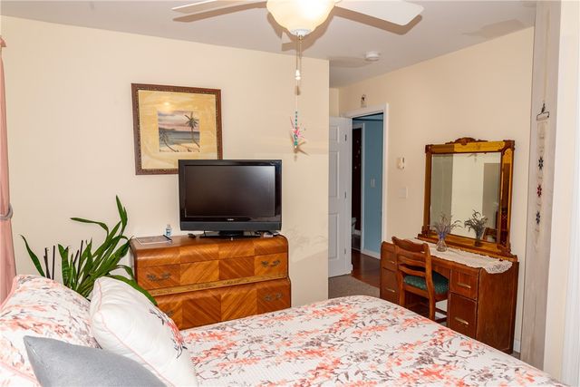 17 West Side Road, South Kingstown, RI 02879