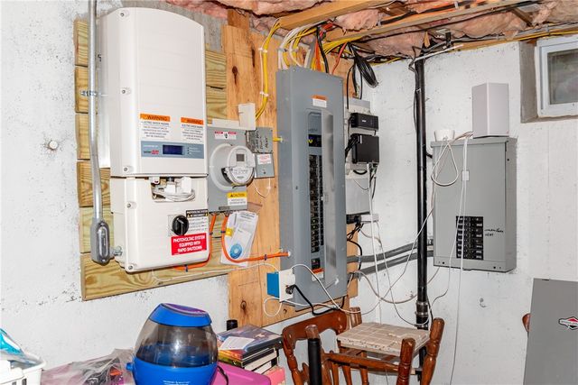 17 West Side Road, South Kingstown, RI 02879