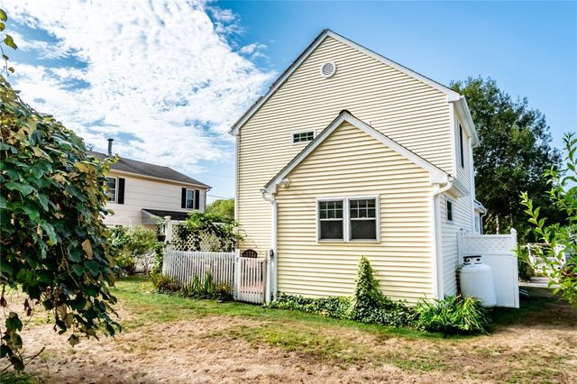 17 West Side Road, South Kingstown, RI 02879