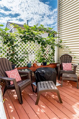 17 West Side Road, South Kingstown, RI 02879