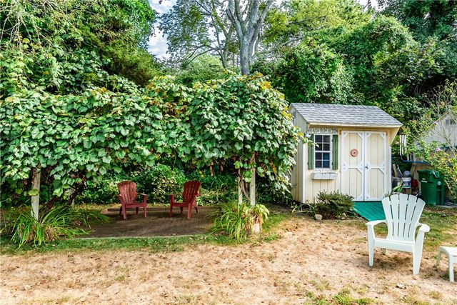 17 West Side Road, South Kingstown, RI 02879
