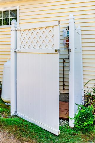 17 West Side Road, South Kingstown, RI 02879