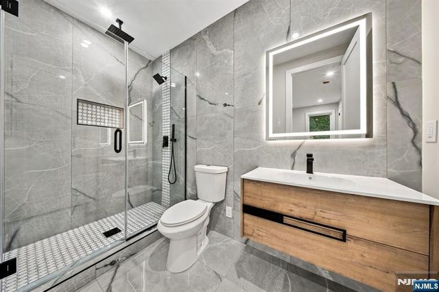 914 Hammond Road, Ridgewood, NJ 07450