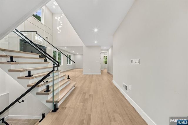 914 Hammond Road, Ridgewood, NJ 07450